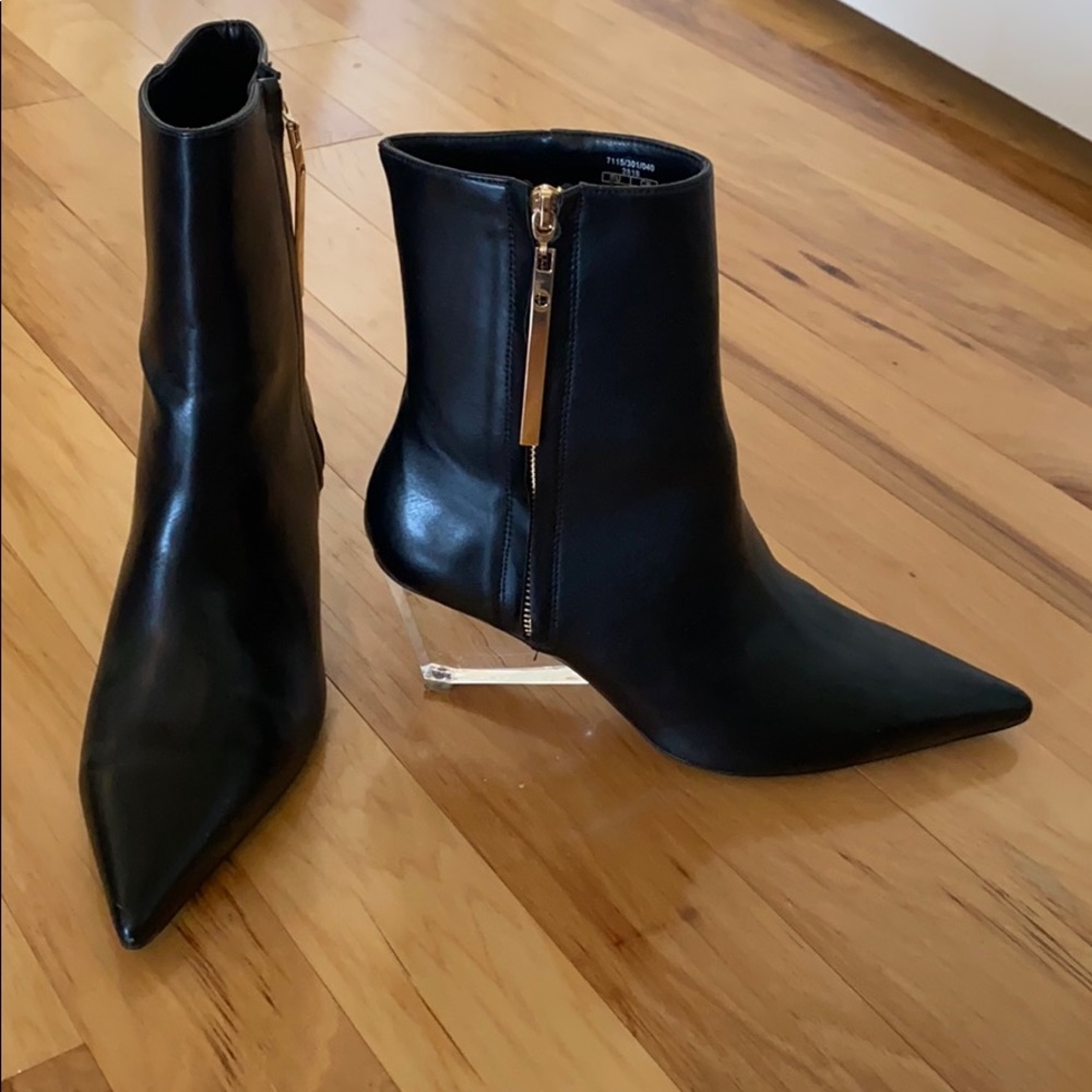Acetate Heel Black leather Booties (Zara)